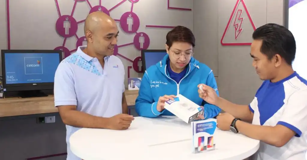 Perkhidmatan di Celcom Blue Cube Perkhidmatan di Celcom Blue Cube