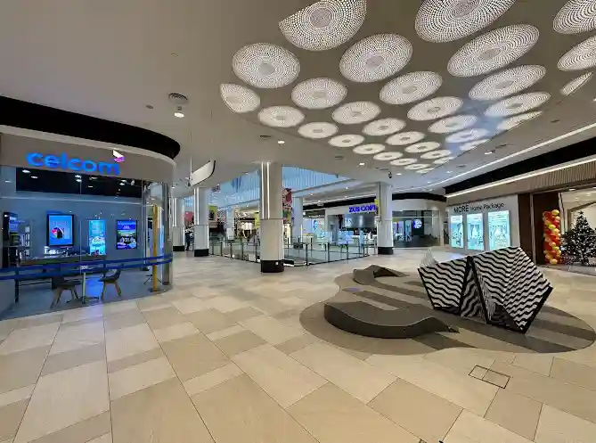 Foto Celcom Setia City Mall Pandangan Luaran dari Kiri Foto Celcom Setia City Mall Pandangan Luaran dari Kiri