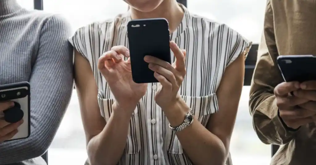 Kelebihan dan Kekurangan Celcom Vs Kelebihan dan Kekurangan Celcom Vs Maxis