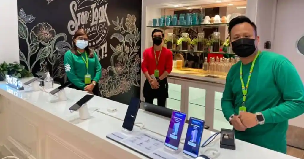 Waktu Operasi Maxis Concept Store Suria KLCC Waktu Operasi Maxis Concept Store Suria KLCC