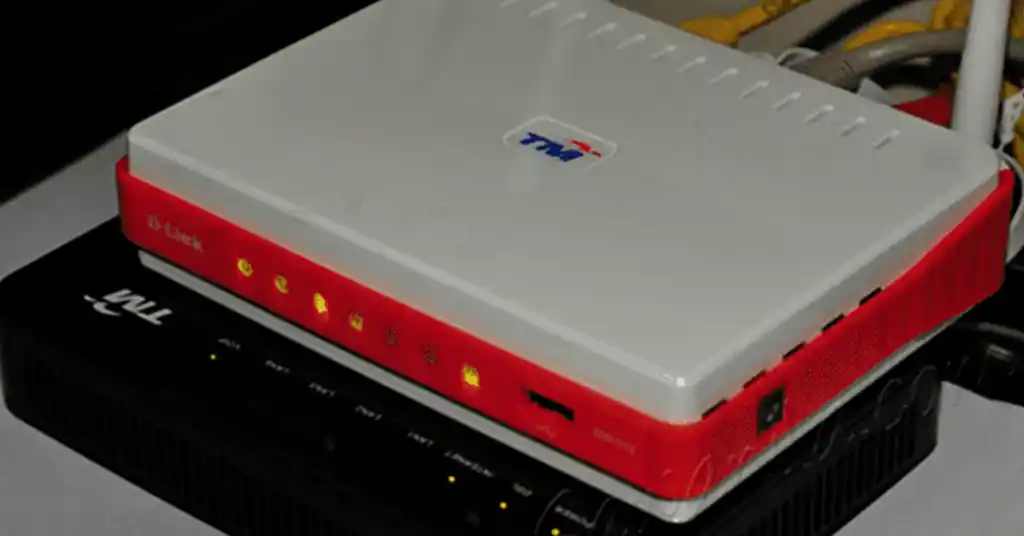 Interferensi dari Peralatan Elektronik Lain Interferensi dari Peralatan Elektronik Lain